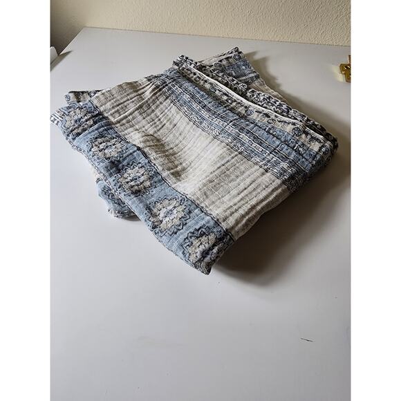 TAHARI HOME Gray Blue Medallion Geometric Design STANDARD Pillow Sham Set of 2 - Picture 3 of 7